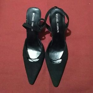 Pointed toe heels